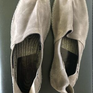 Tom Ford Suede Braided Loafers. Size 10T. Gray silver color